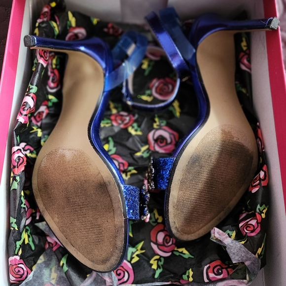 Betsey Johnson Blue Sequin Floral Heels - Picture 4 of 4